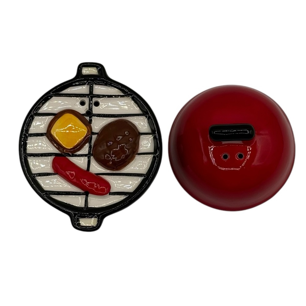 AMICI HOME SEASON RED AND BLACK BBQ GRILL MINI SALT AND PEPPER SHAKERS